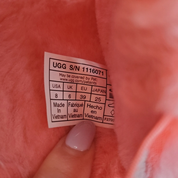 UGG Pink Fluff Yeah Bling Slides Barbie Bubblegum Fur 8 NWT - Picture 12 of 12